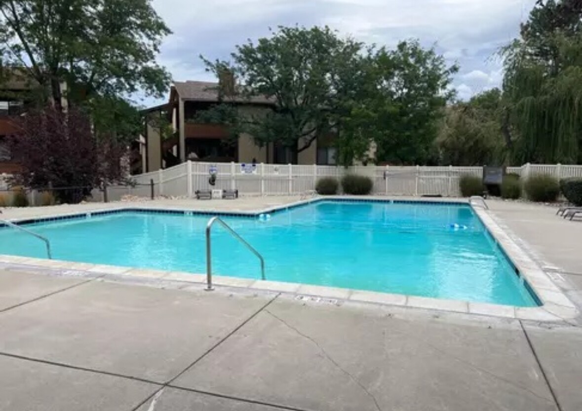 Building Photo - 6858 S Countrywoods Cir