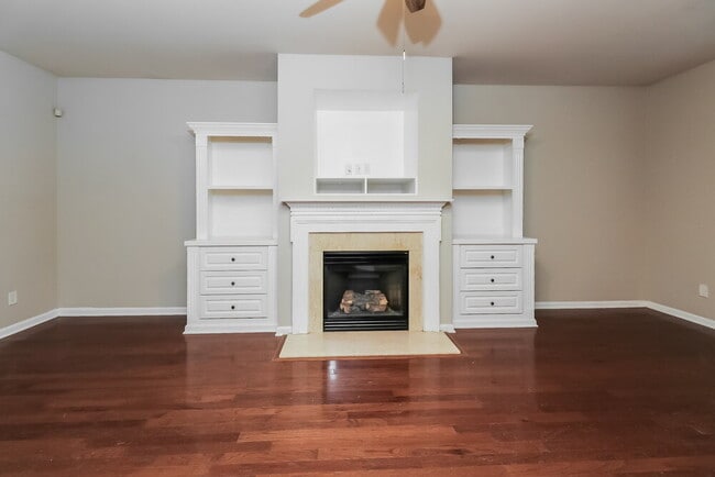 Building Photo - 6014 Colonial Garden Dr