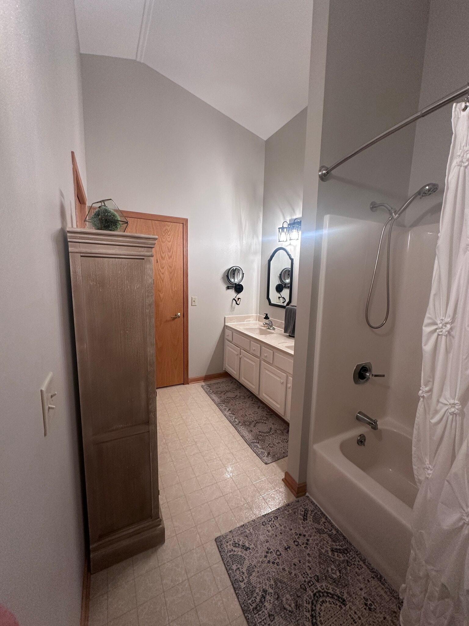 Building Photo - 442 Meadowridge Cir