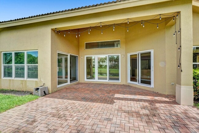 Building Photo - Amazing 4 Bedroom, 3 Bath home plus large 21'x11' loft located in Parkland Isles!