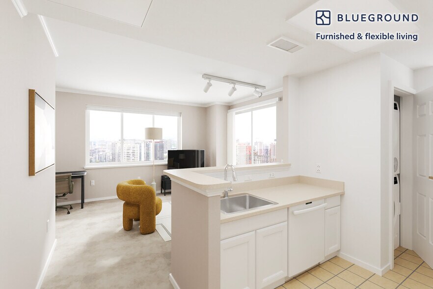 Building Photo - 1320 N Veitch St