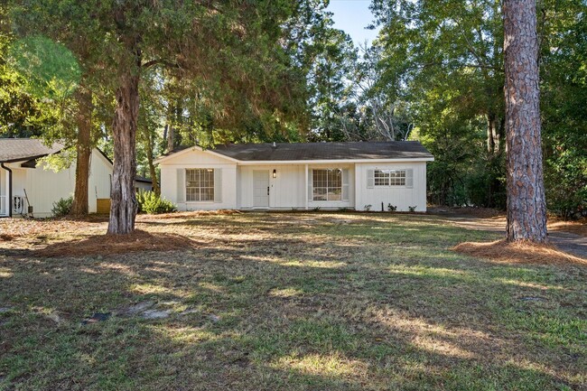 Primary Photo - Gorgeous Fairhope Cottage!