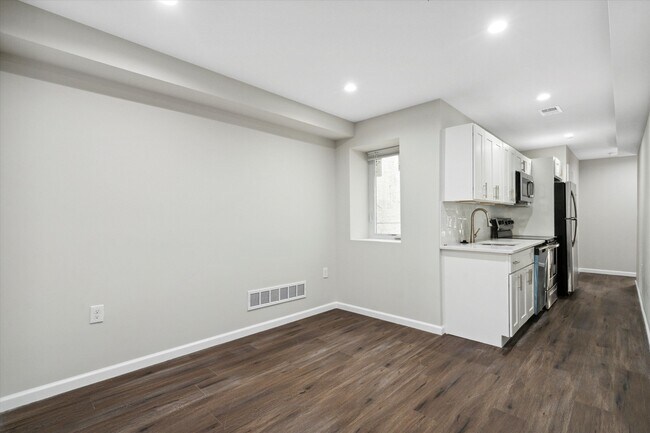 Primary Photo - 2025 N 16th St