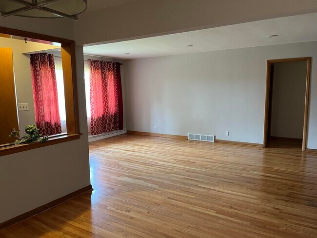 Building Photo - 2511 Ashland Ave