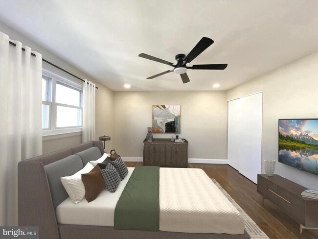Building Photo - 12639 Biscayne Dr