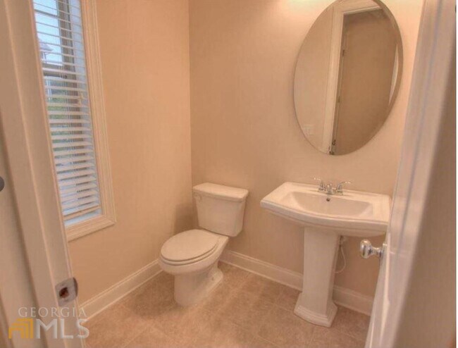 Building Photo - 2415 Tenor Ln