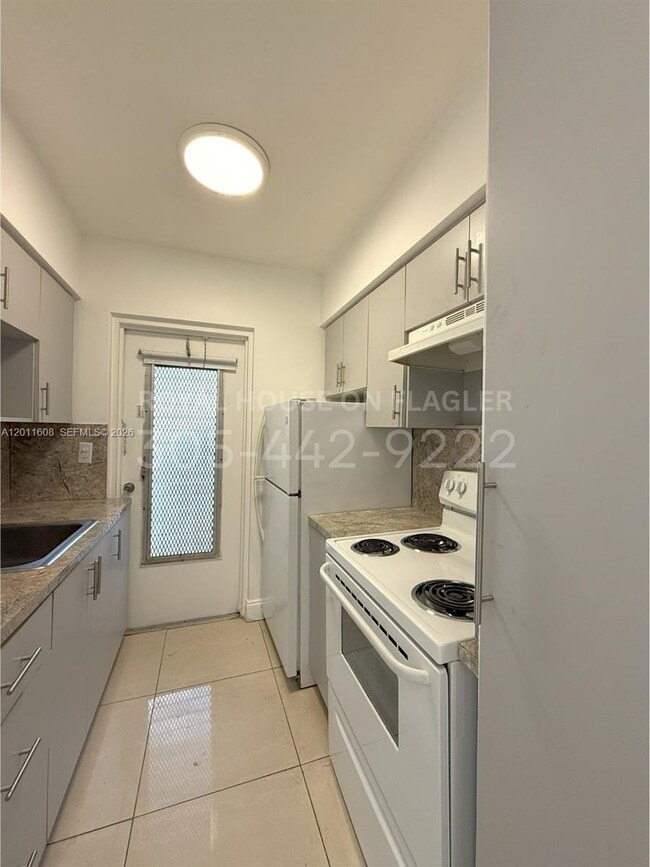 Building Photo - 4410 W Flagler St