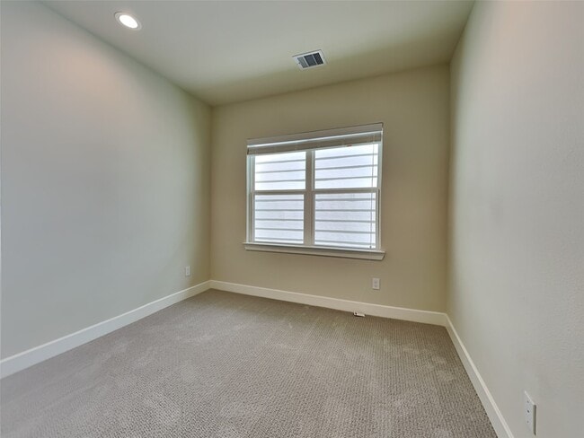 Building Photo - 5750 Quinn Landing Rd