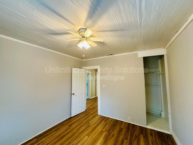 Building Photo - 1722 1/2 Orange St