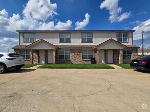 Building Photo - 2805 Kerrville Ct