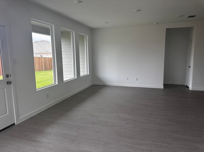 Building Photo - 509 Bridgewood Dr