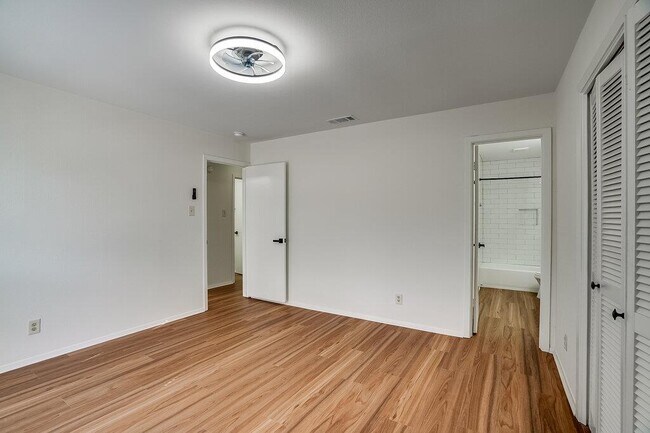 Building Photo - 12011 Cabana Ln