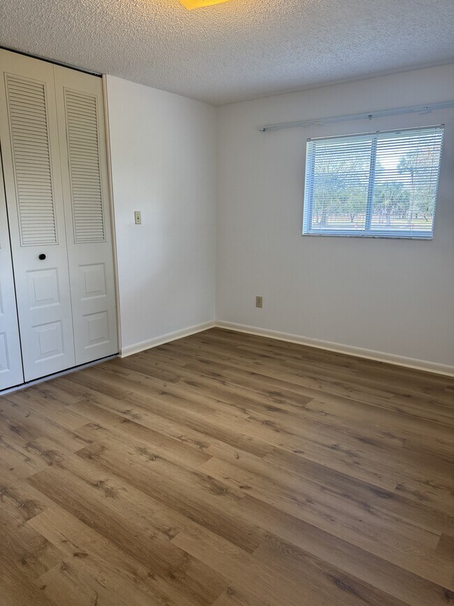 Building Photo - 13850 Co Rd 512