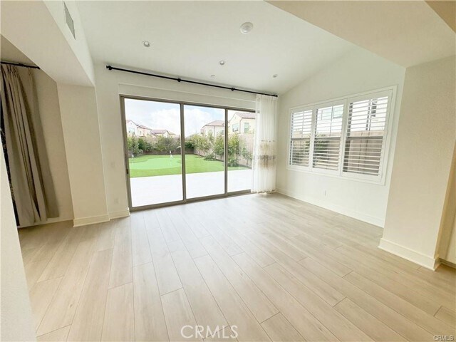 Building Photo - 148 Sabbia