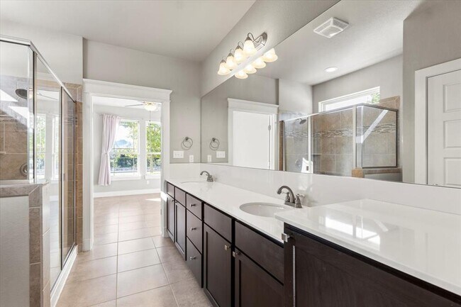 Building Photo - 710 Arrow Point Dr