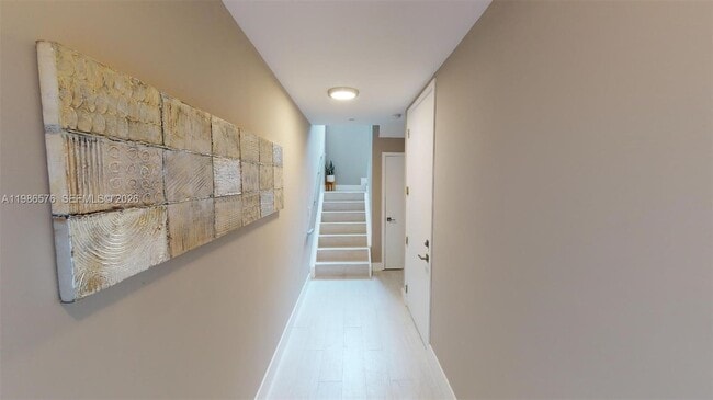 Building Photo - 626 NE 12th Ave