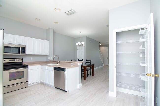 Kitchen 3 - 11658 Declaration Dr