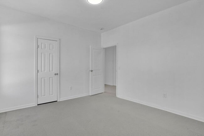 Building Photo - 296 Hancock St