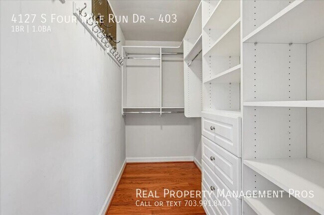 Building Photo - 4127 S Four Mile Run Dr