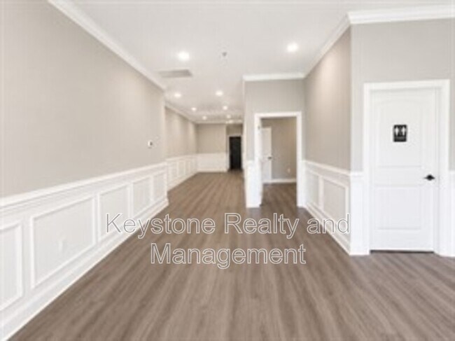 Building Photo - 138 Center Pointe Dr