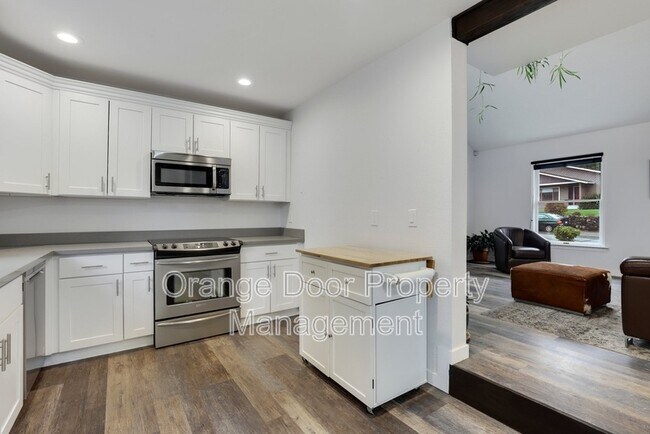 Building Photo - 55 Hylebos Ave