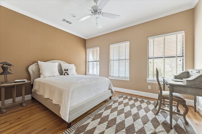 Building Photo - 3515 Yupon St