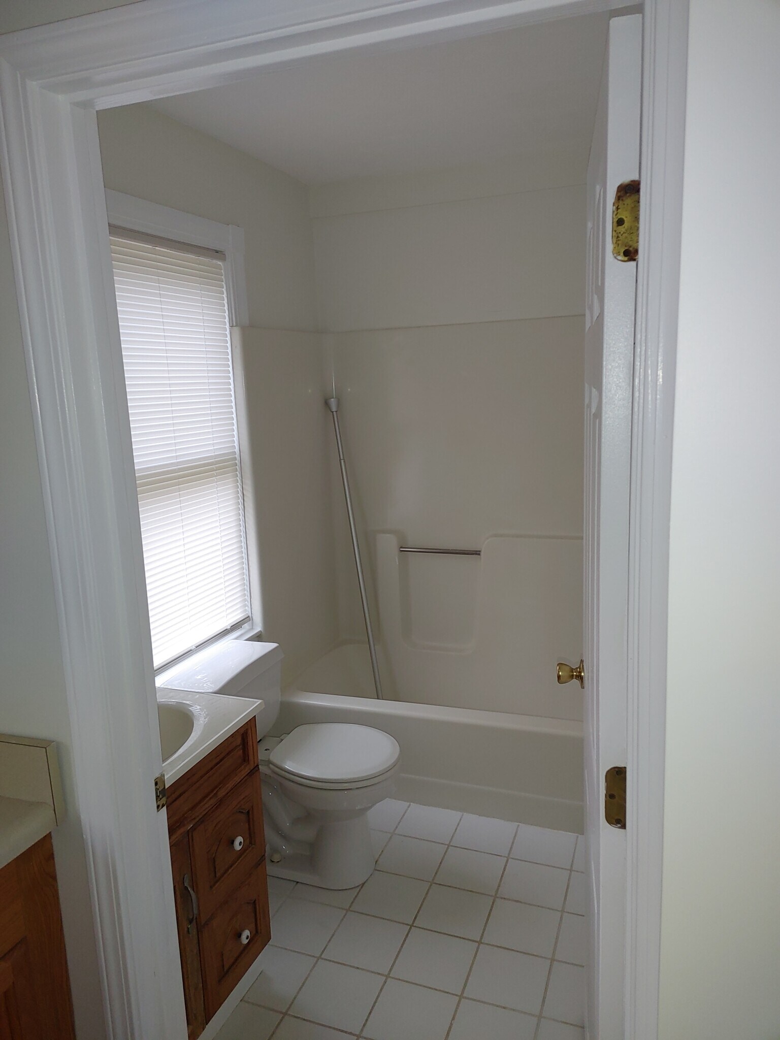 Building Photo - 15 Barstow Ave