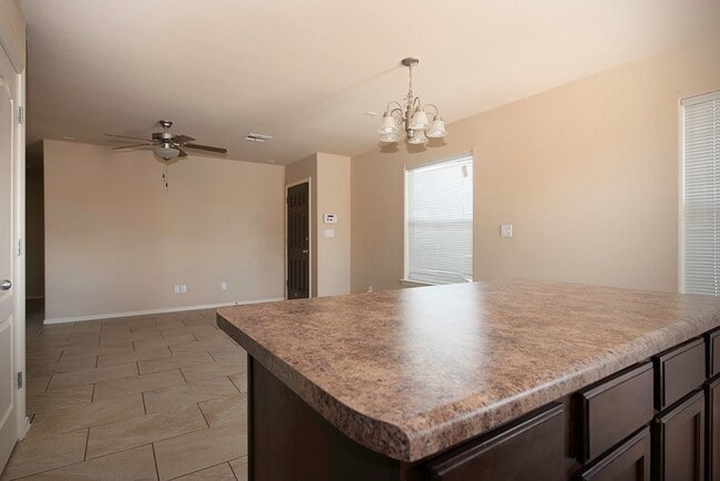 Building Photo - RECENTLY RENOVATED EASTSIDE HOME