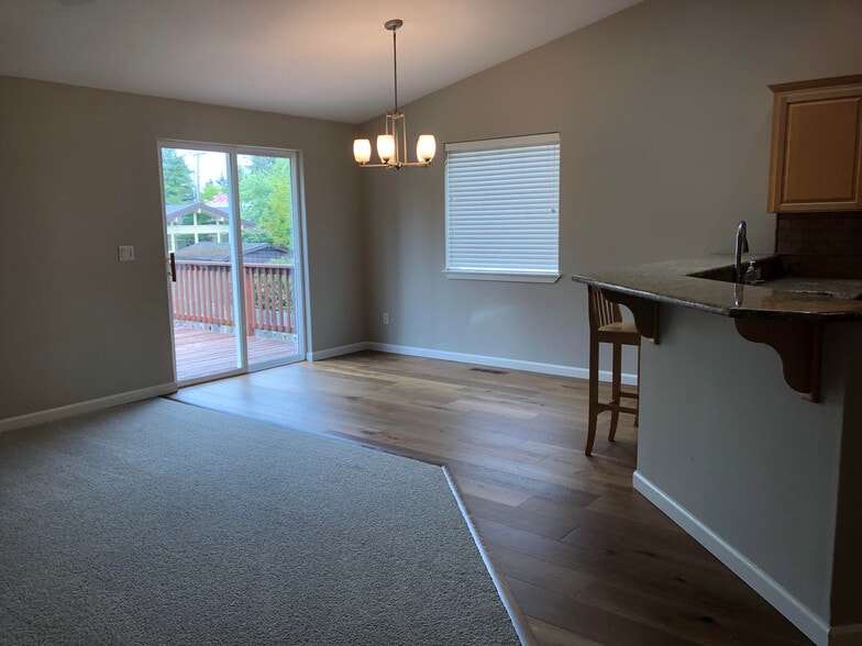 Dining - 12289 SW 114th Ter