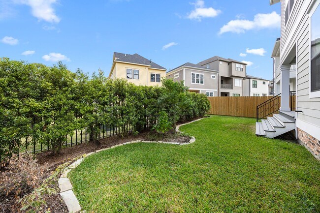 Building Photo - 14008 Mem Reserve Pl