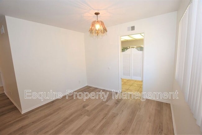 Building Photo - 1035 Woodgate Ct