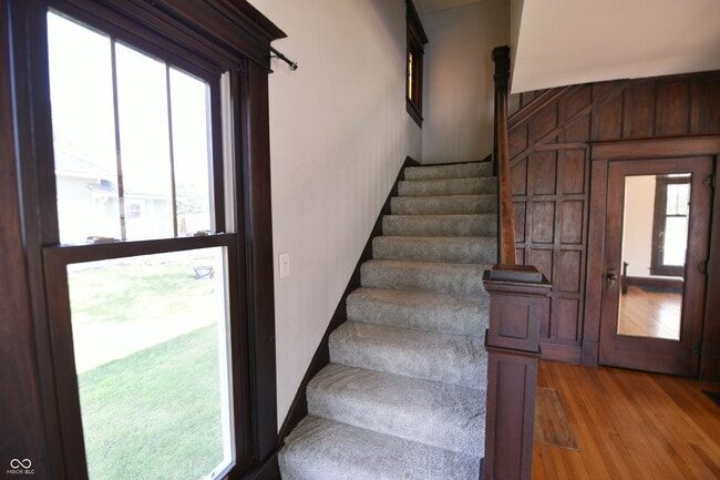 Building Photo - 205 W 3rd St