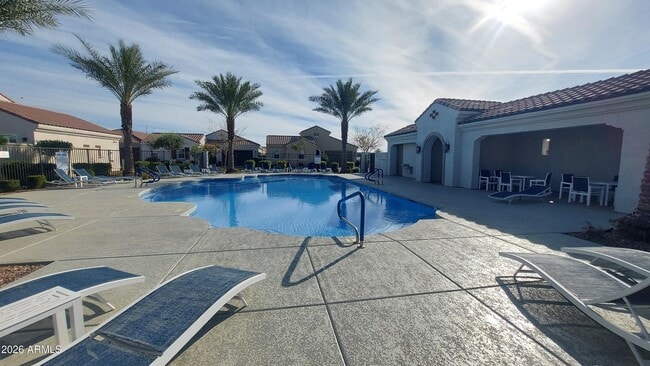 Building Photo - 290 E Markwood Dr