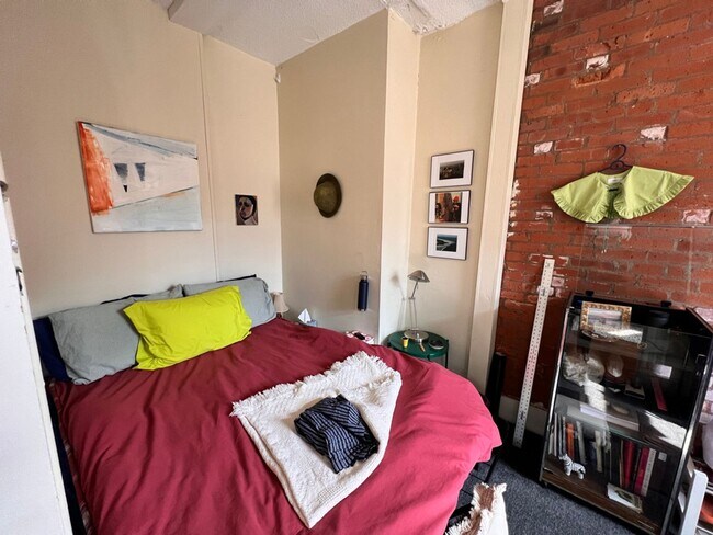 Building Photo - 65 Edgewood Ave