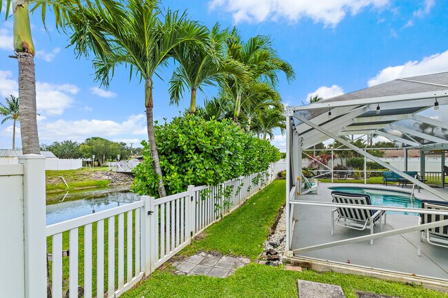 Building Photo - 9674 Dogwood Ave