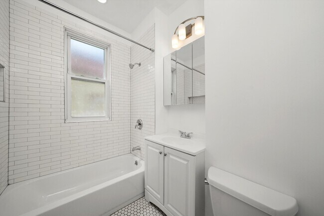 Building Photo - 2418 N Lawndale Ave