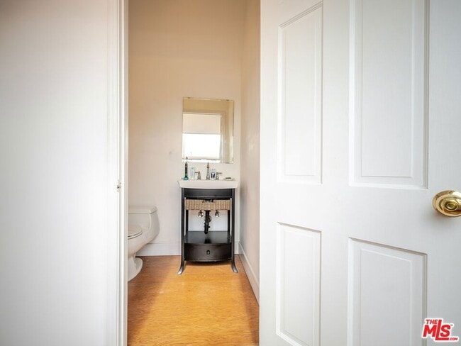 Building Photo - 1321 Hayworth Ave