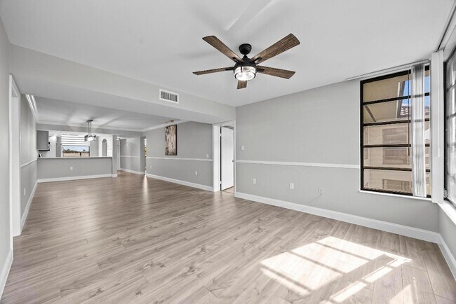 Building Photo - 3716 Whitehall Dr