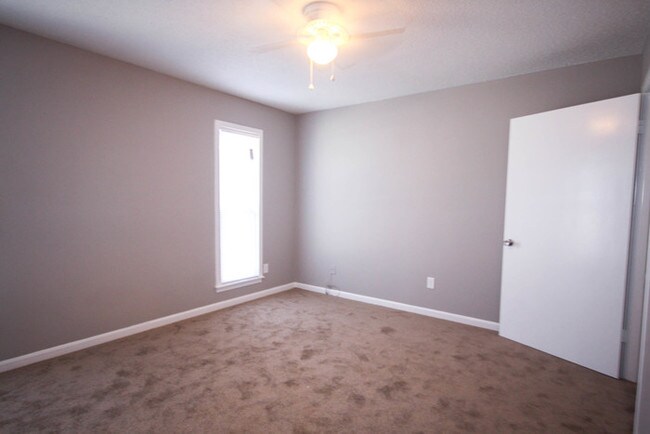 Building Photo - 3380 Spottswood Ave