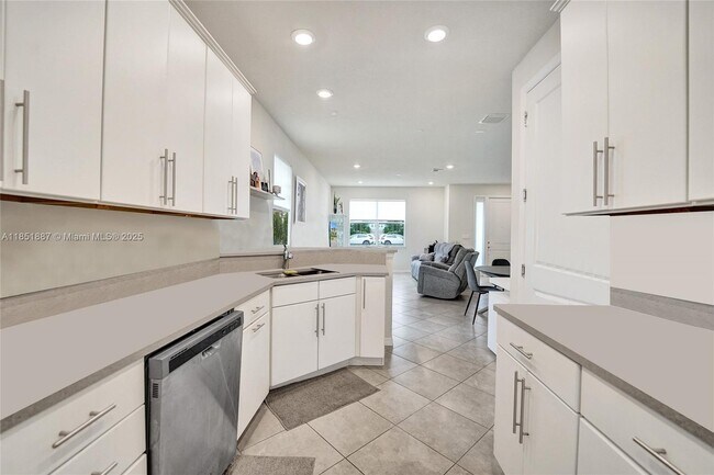 Building Photo - 4810 Eucalyptus Dr