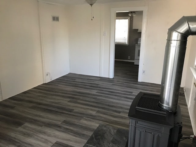 Building Photo - 133 W House