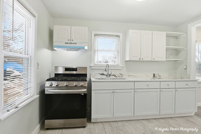 Building Photo - 33759 N Lake Shore Dr