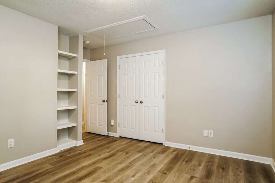 Building Photo - 8821 Juaquin Ln