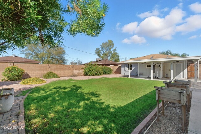 Building Photo - 3640 N 21st Ave