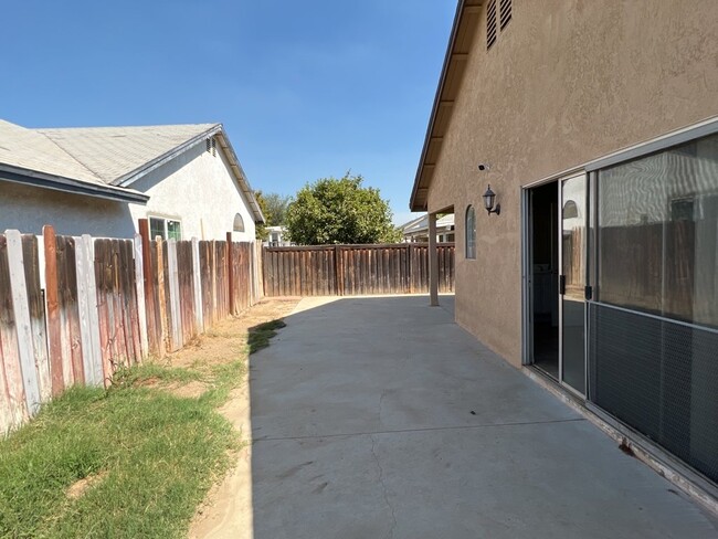 Building Photo - 3 bedroom 2 Bath Home in Perris