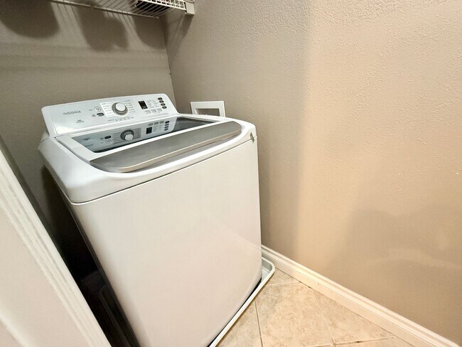 Building Photo - Beautifully Updated Condo in Gated Copper Palms Community