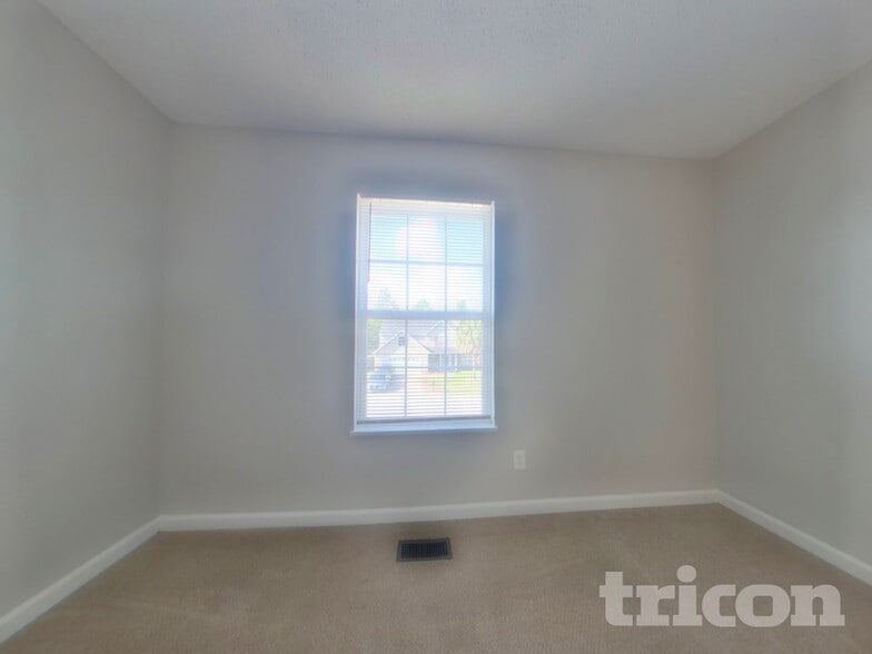 Building Photo - 521 Halleck Ln