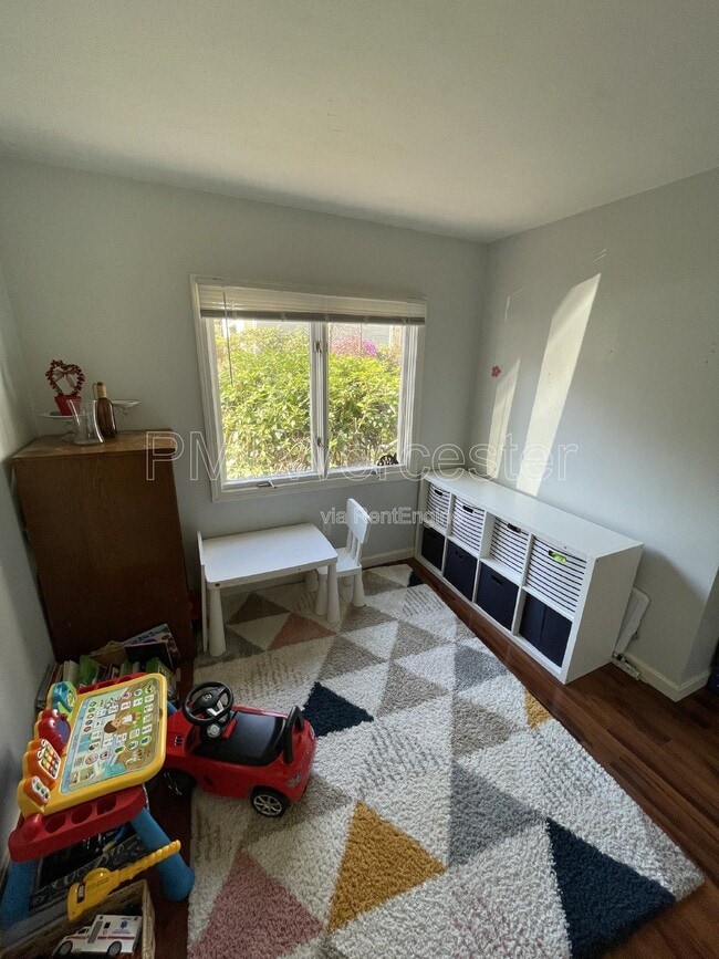 Building Photo - 244 Weatherstone Dr