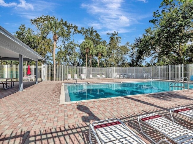 Building Photo - 34902 Teeview Ln