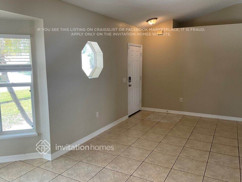 Building Photo - 1160 St Tropez Ct
